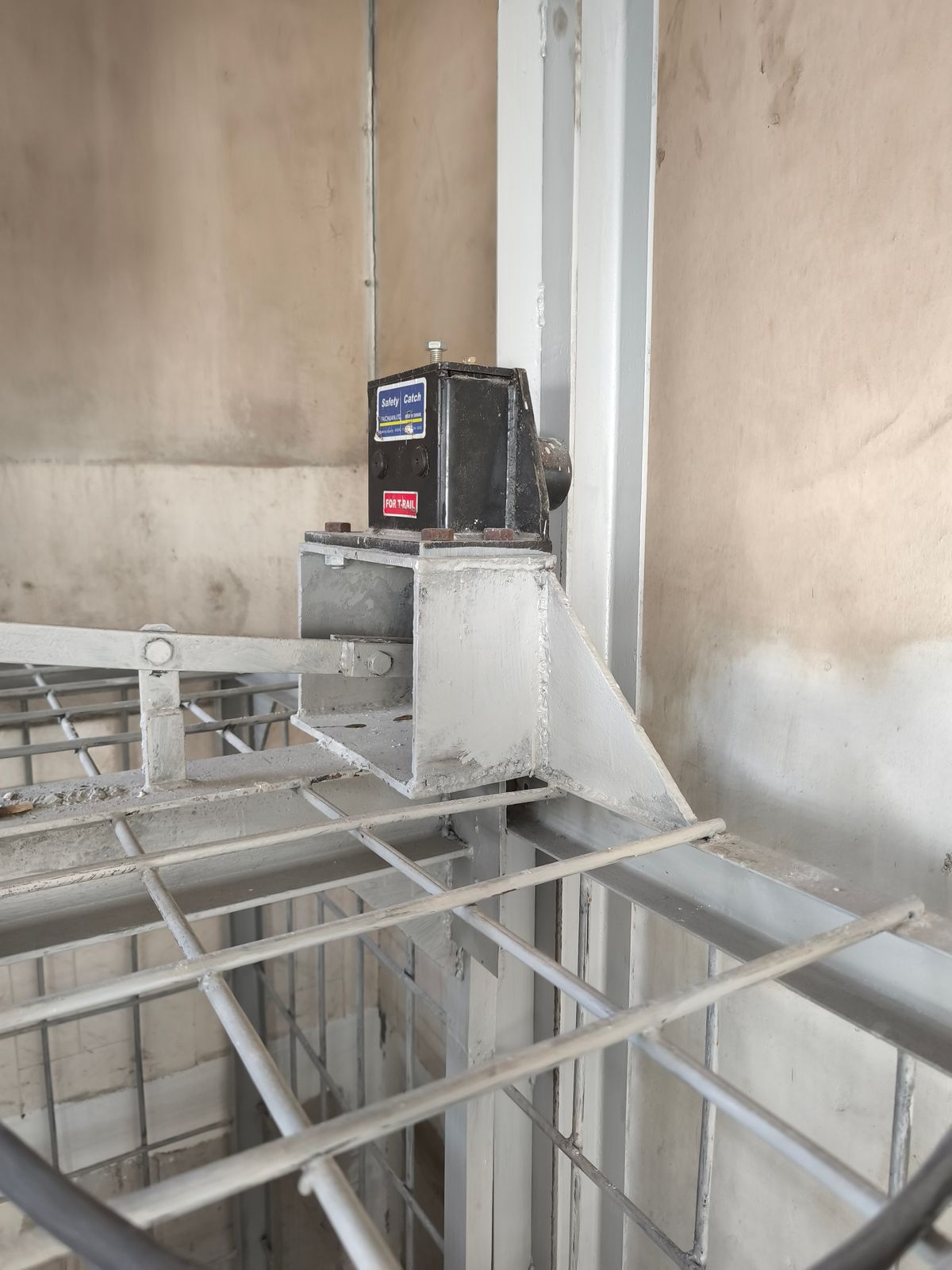 lift Barang Pak Nyap - Dokumentasi Proyek